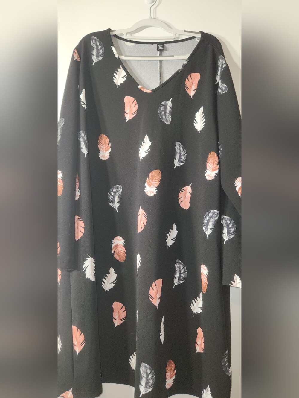 SHEIN Black Dress w/Peach and White Feather Print. 4XL Long Sleeves